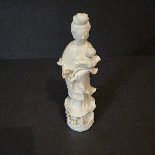 Vintage Early Mid 20TH Century Chinese Porcelain Blanc De Chine Guanyin Figurine