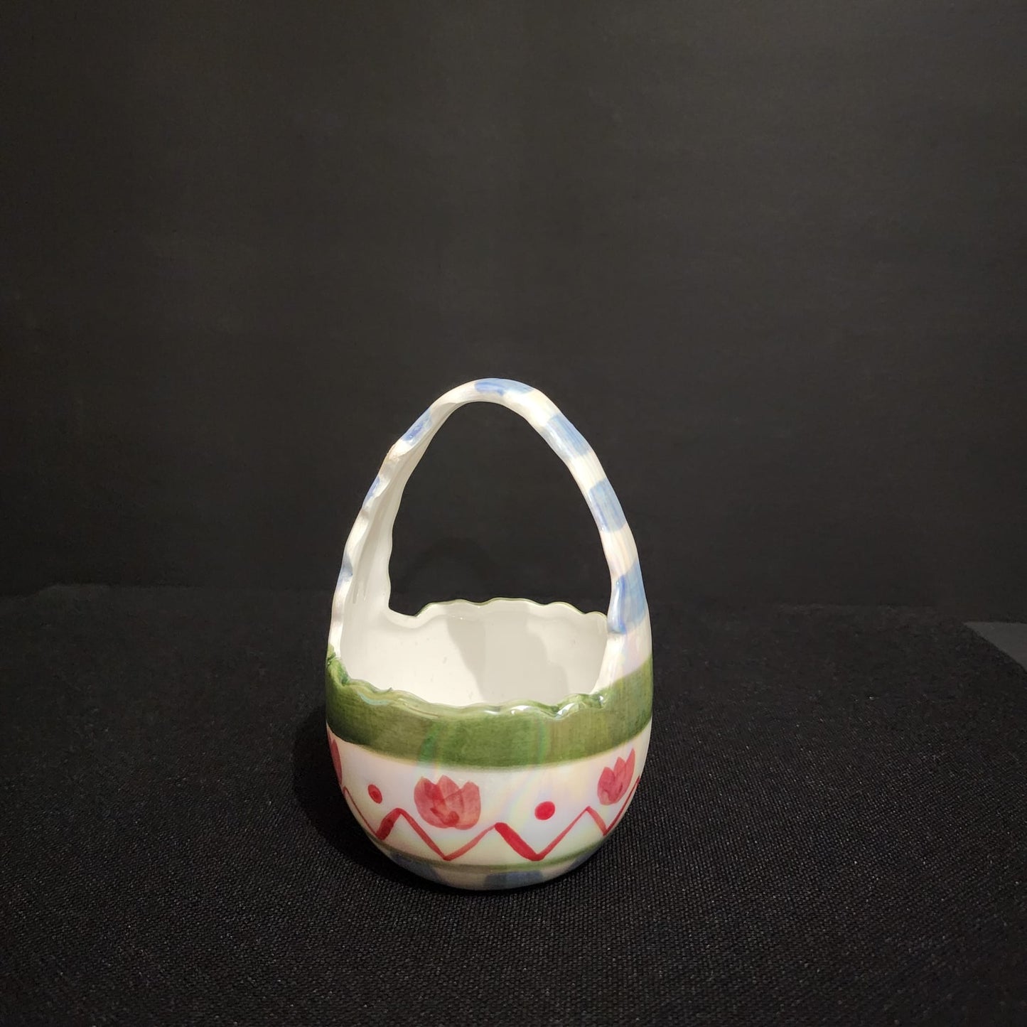 VINTAGE MINIATURE CERAMIC EASTER BASKET