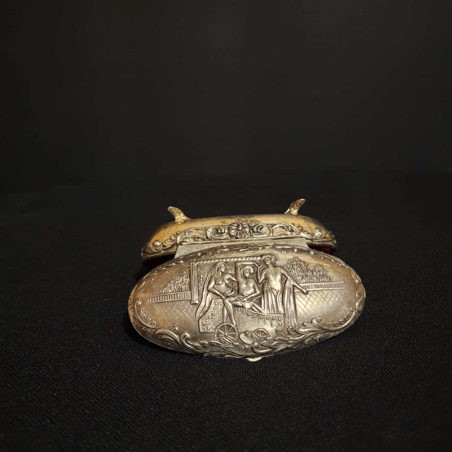 VINTAGE JEWELRY BOX WITH RED VELVET LINING TRINKET BOX WITH LID