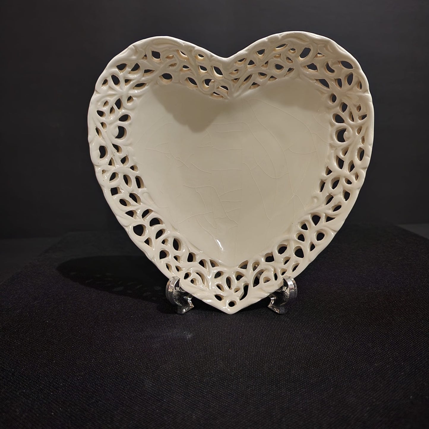 Godinger Heart Shaped Plate Reticulated Floral Border